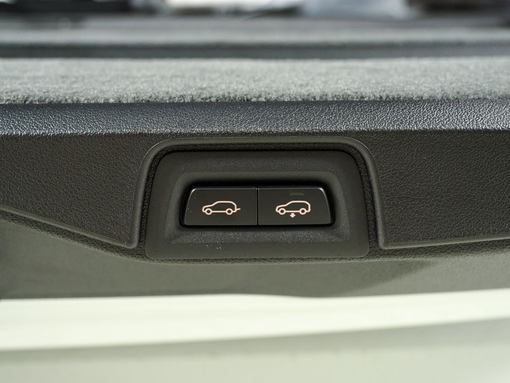 Thumbnail: 2026 BMW X7 - 27