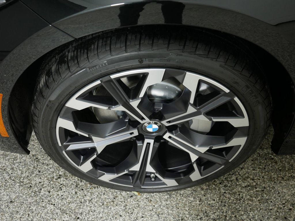 Thumbnail: 2025 BMW 3 Series - 23