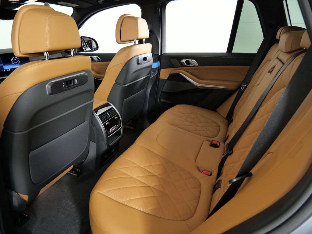 Thumbnail: 2026 BMW X5 - 32