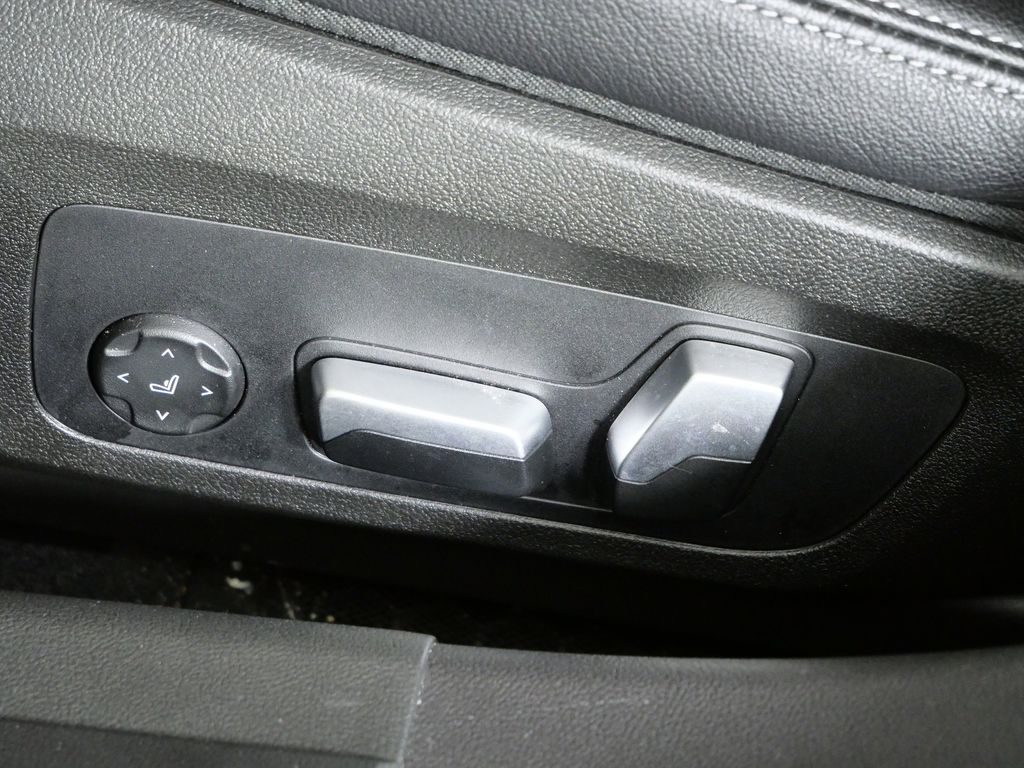 Thumbnail: 2023 BMW 3 Series - 41