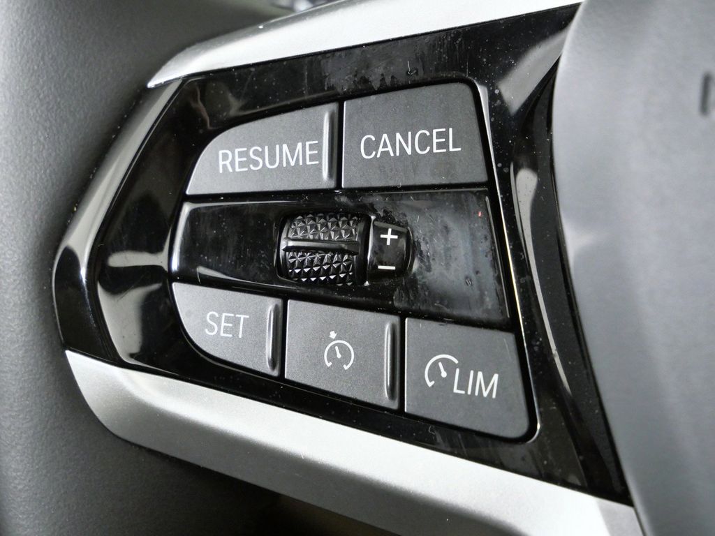 Thumbnail: 2025 BMW 3 Series - 42