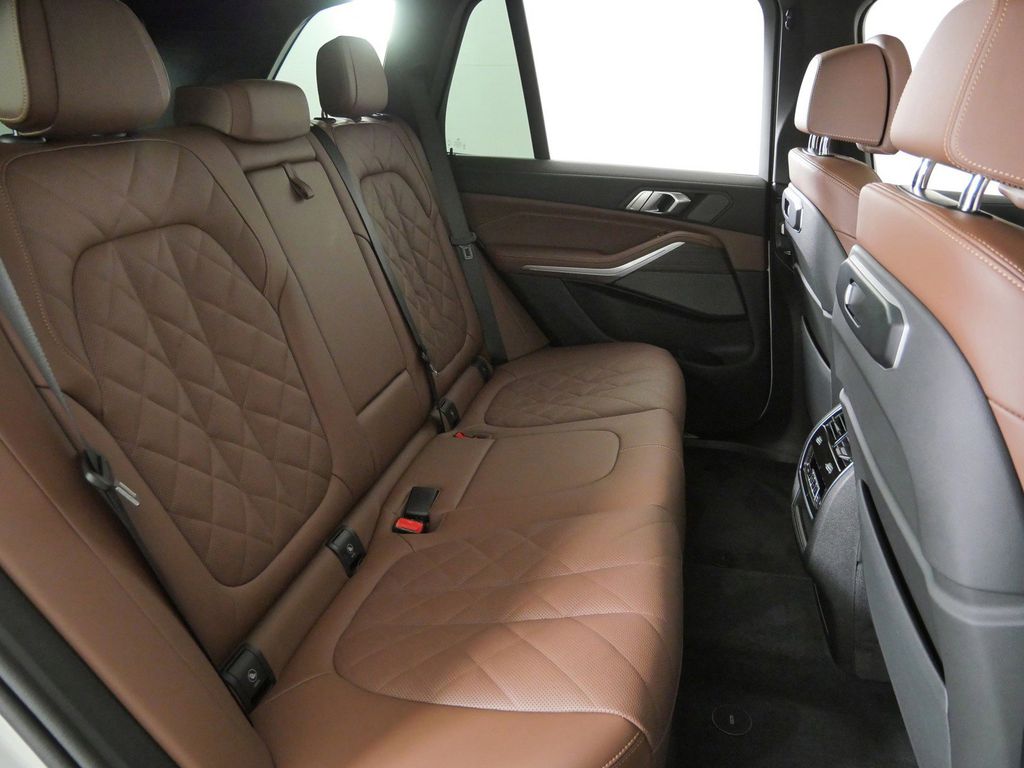 Thumbnail: 2025 BMW X5 - 31