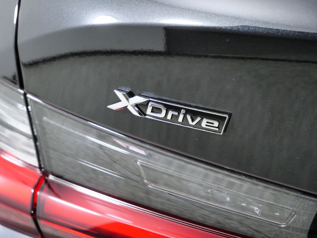 Thumbnail: 2026 BMW 3 Series - 13