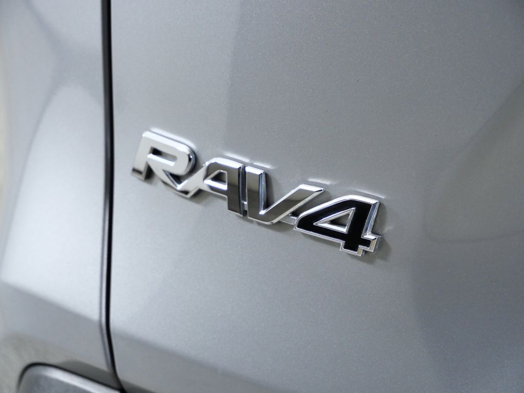 Thumbnail: 2021 Toyota RAV4 - 14