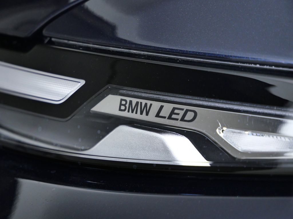 Thumbnail: 2026 BMW X7 - 4