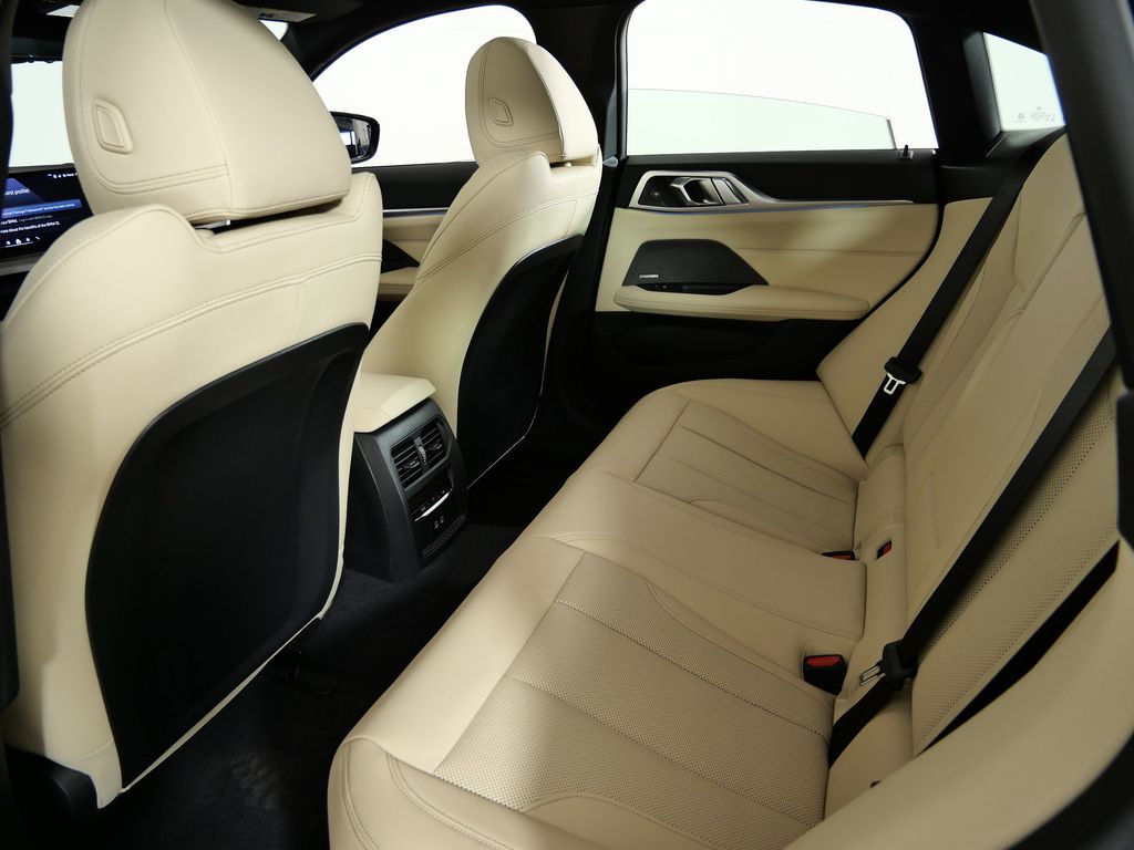 Thumbnail: 2026 BMW i4 - 30