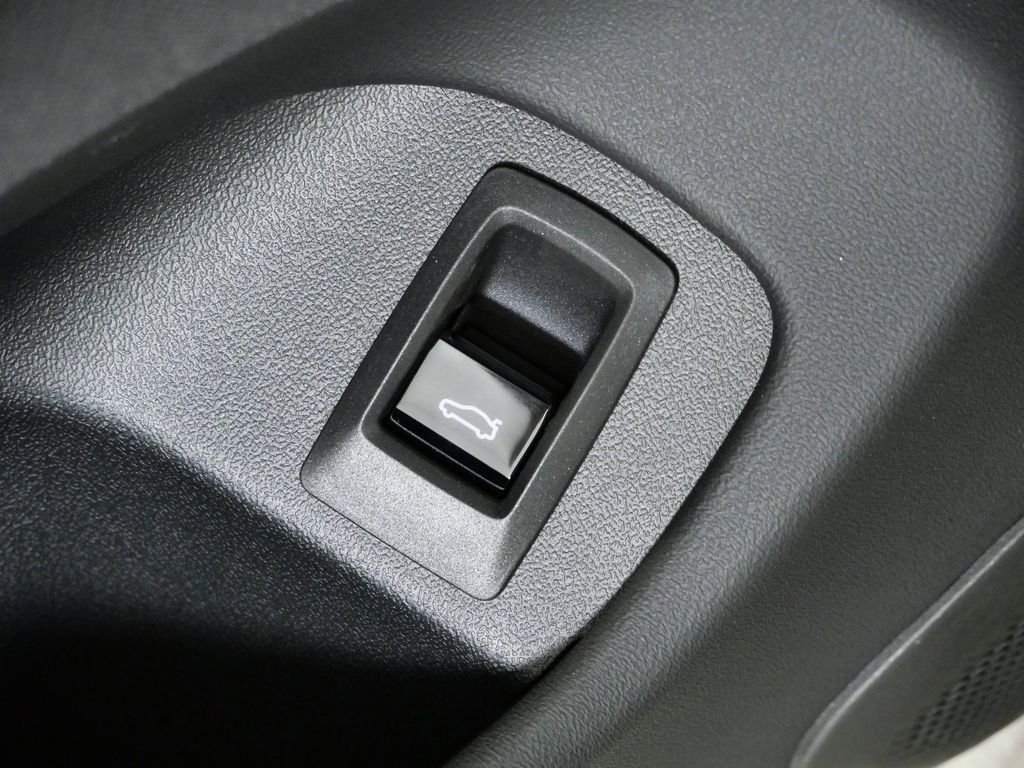 Thumbnail: 2026 BMW i5 - 37