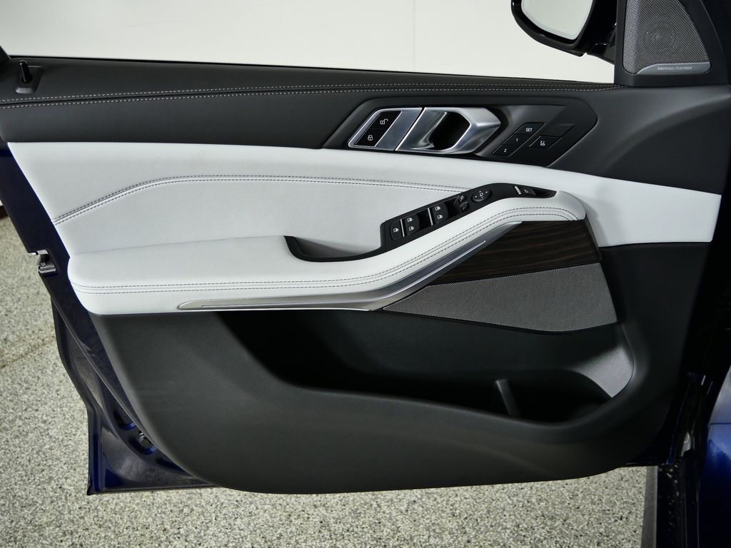 Thumbnail: 2026 BMW X5 - 35