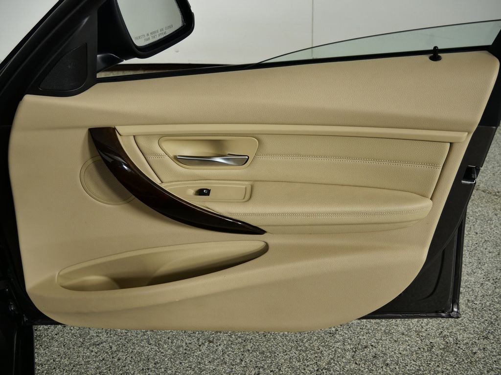 Thumbnail: 2015 BMW 3 Series - 20