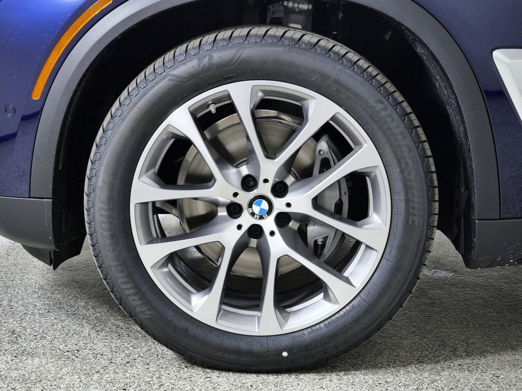 Thumbnail: 2026 BMW X5 - 17