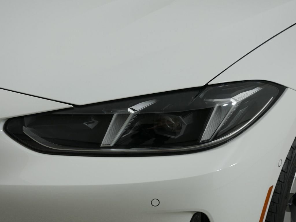 Thumbnail: 2025 BMW 4 Series - 18