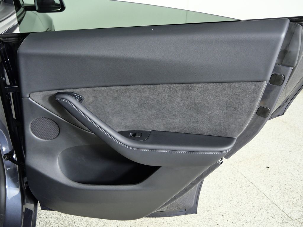 Thumbnail: 2022 Tesla Model Y - 26