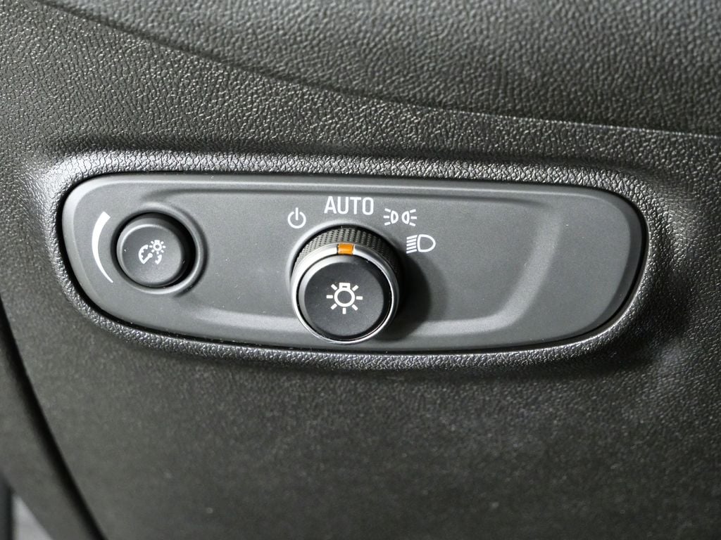 Thumbnail: 2018 Chevrolet Equinox - 36