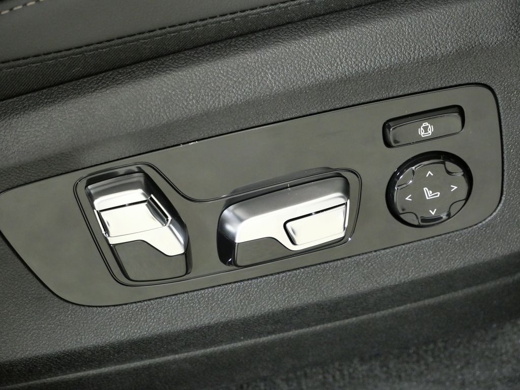 Thumbnail: 2026 BMW X6 - 22