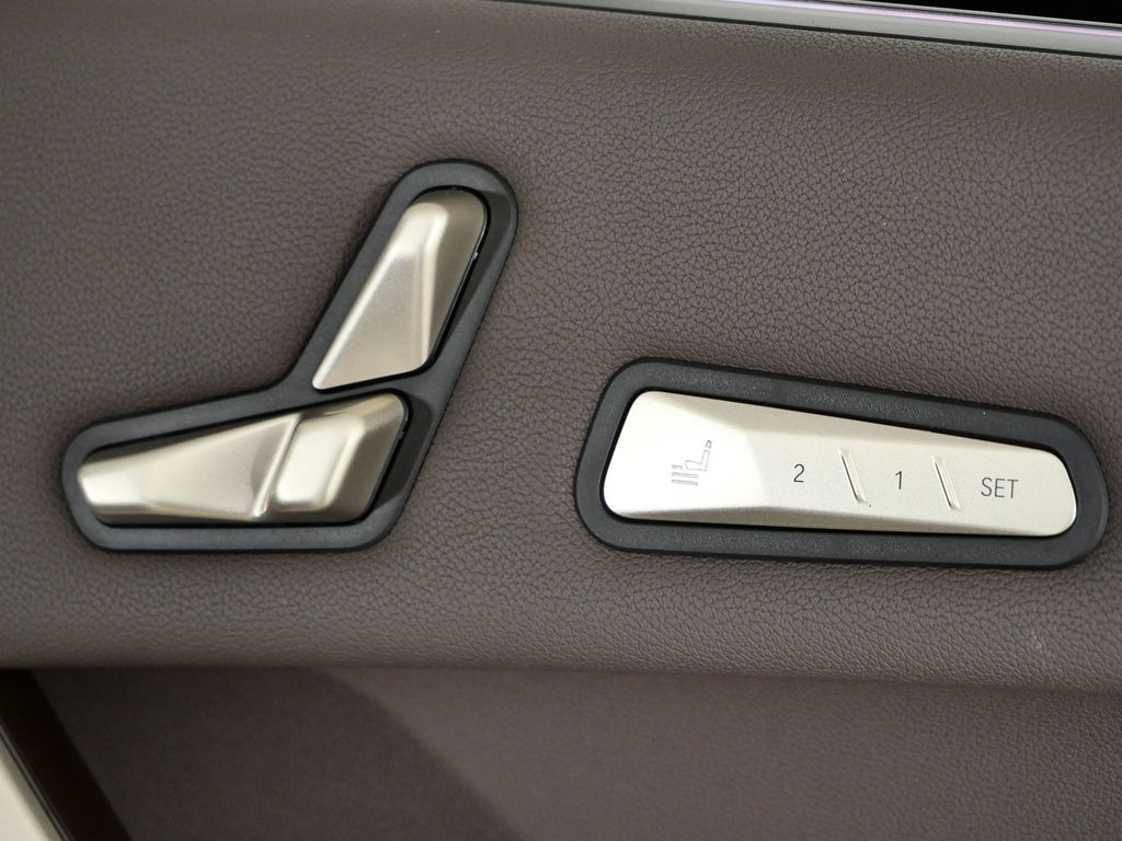 Thumbnail: 2025 BMW iX - 28