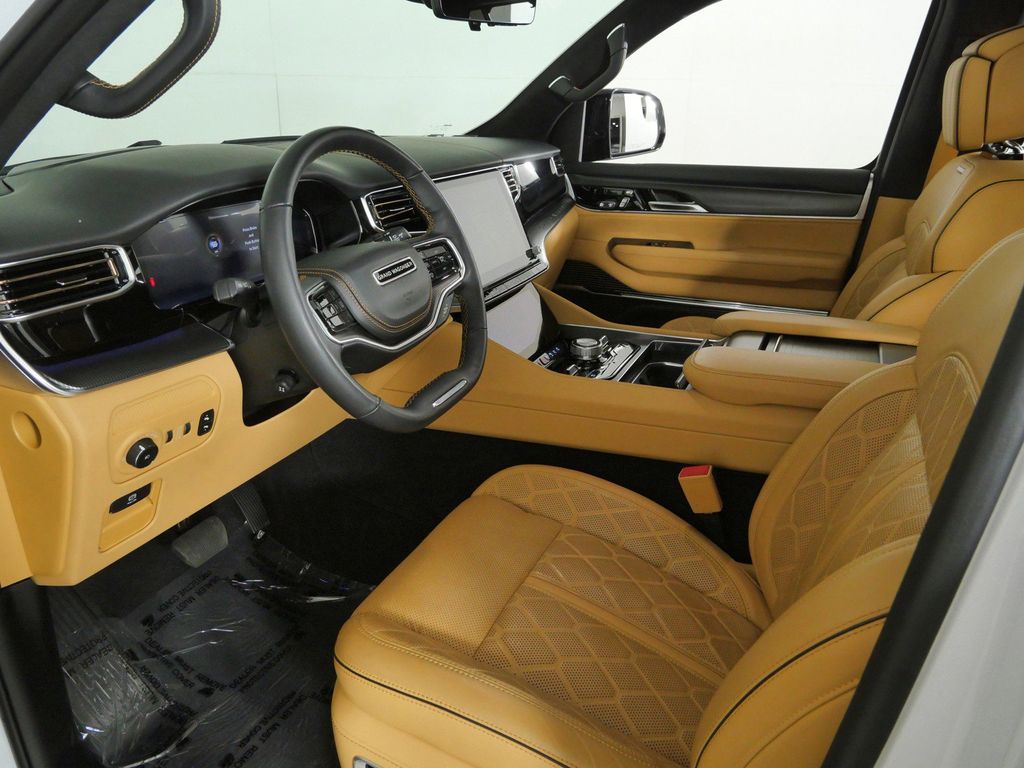 Thumbnail: 2023 Jeep Grand Wagoneer - 38