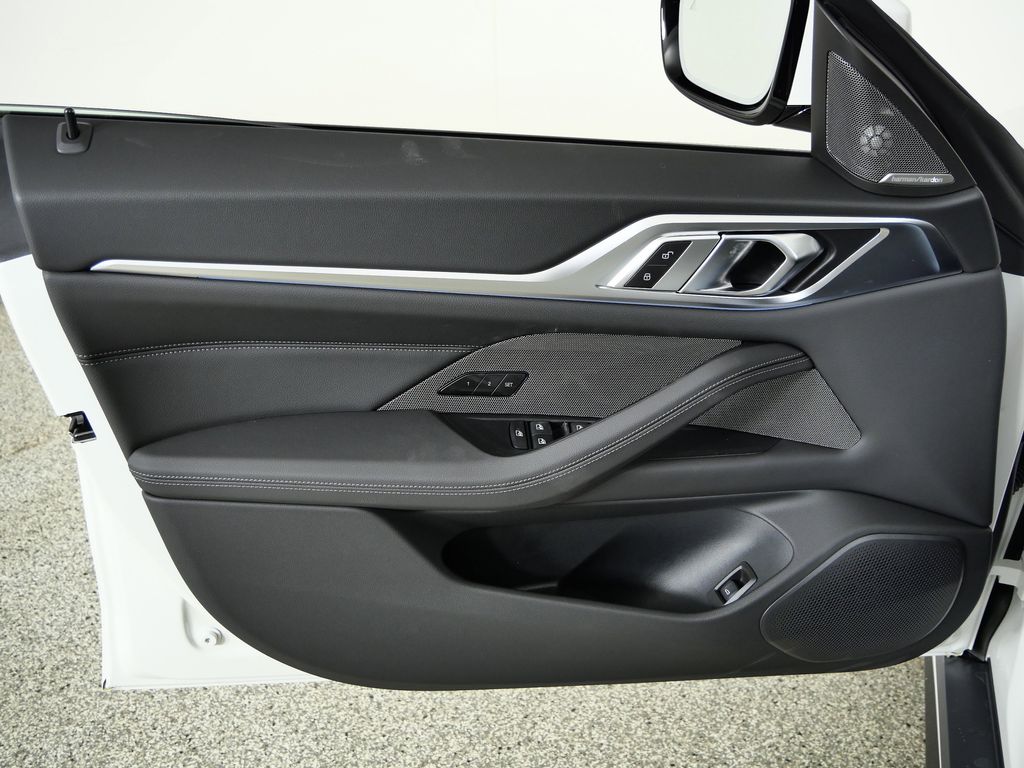 Thumbnail: 2026 BMW i4 - 32