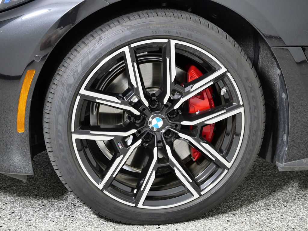 Thumbnail: 2025 BMW i4 - 21