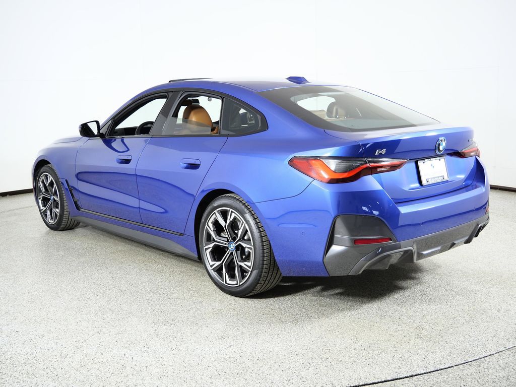 Thumbnail: 2024 BMW i4 - 17