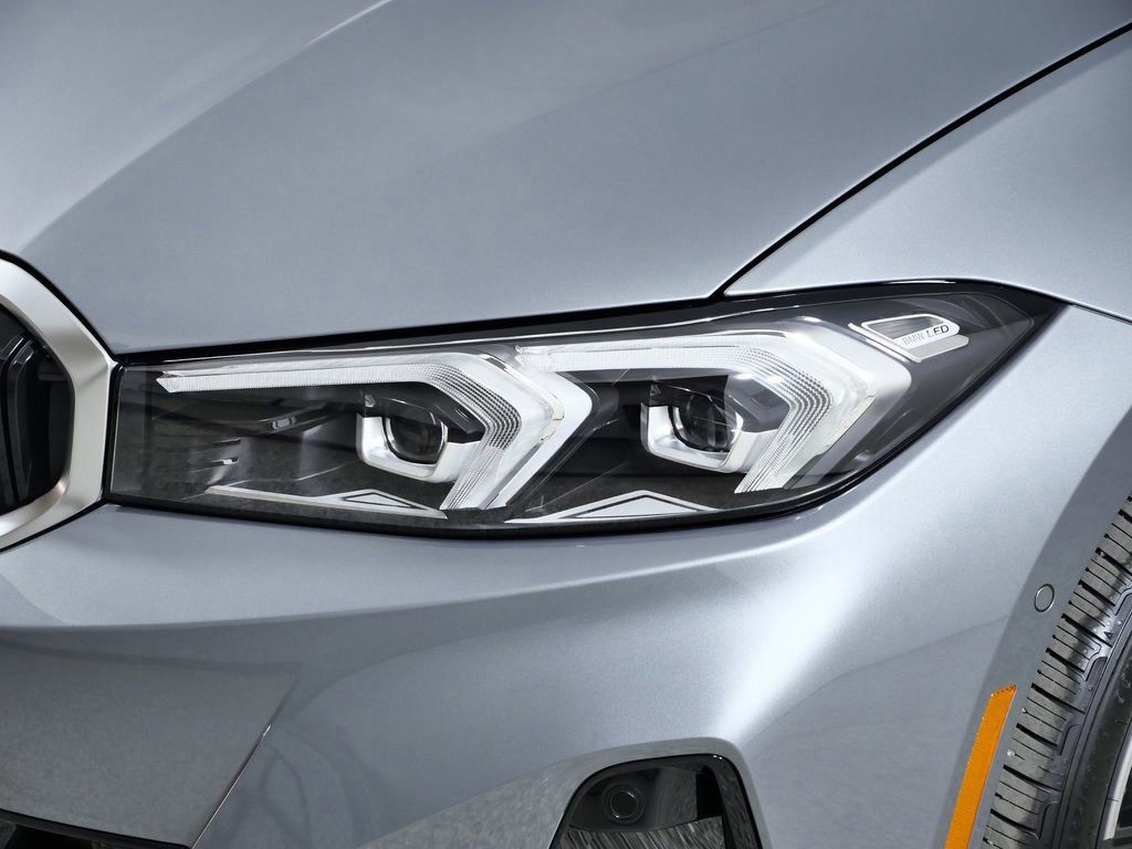 Thumbnail: 2026 BMW 3 Series - 4