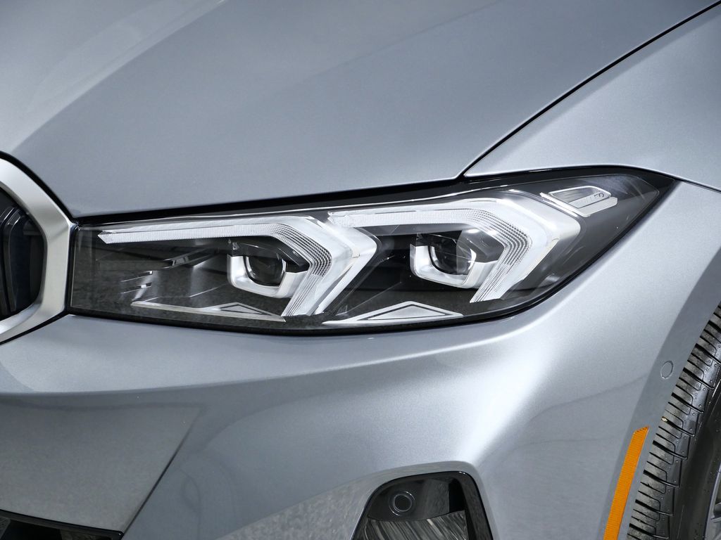 Thumbnail: 2025 BMW 3 Series - 4