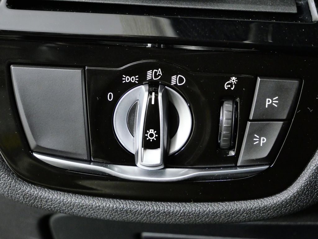 Thumbnail: 2023 BMW 5 Series - 44