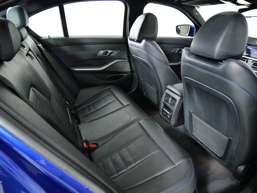 Thumbnail: 2019 BMW 3 Series - 26