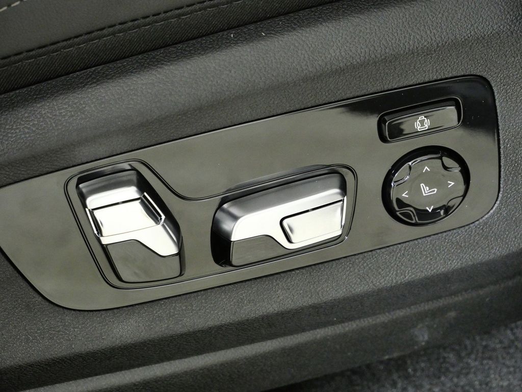Thumbnail: 2026 BMW X5 - 22