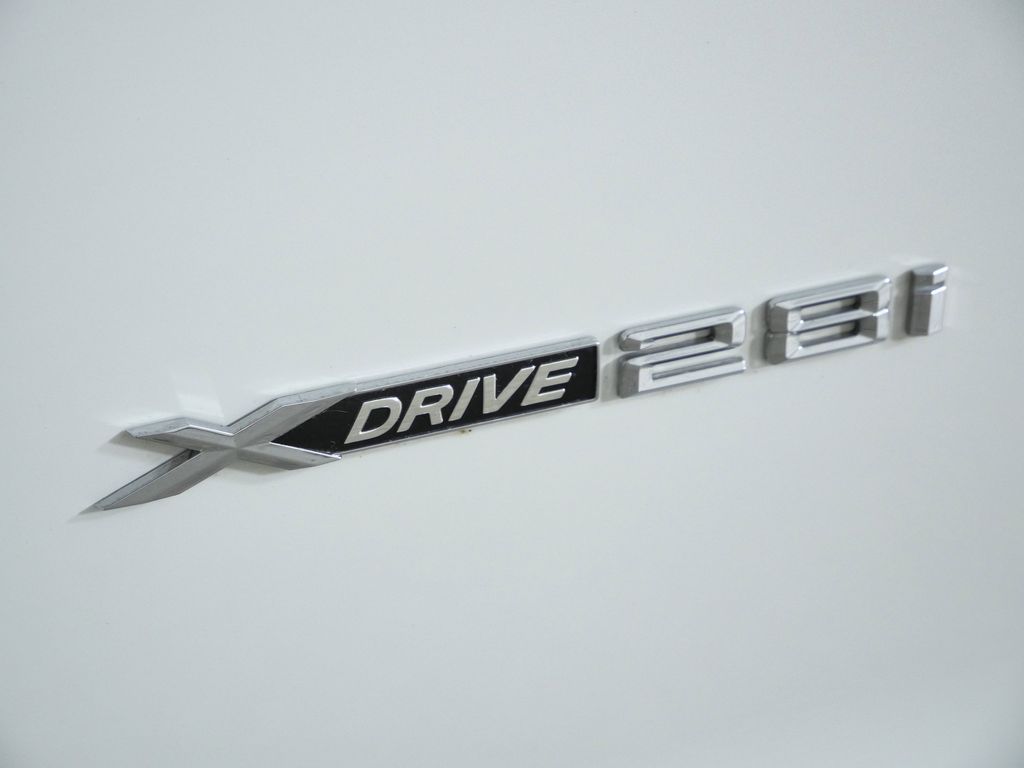 Thumbnail: 2017 BMW X4 - 14