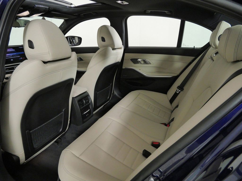 Thumbnail: 2023 BMW 3 Series - 34