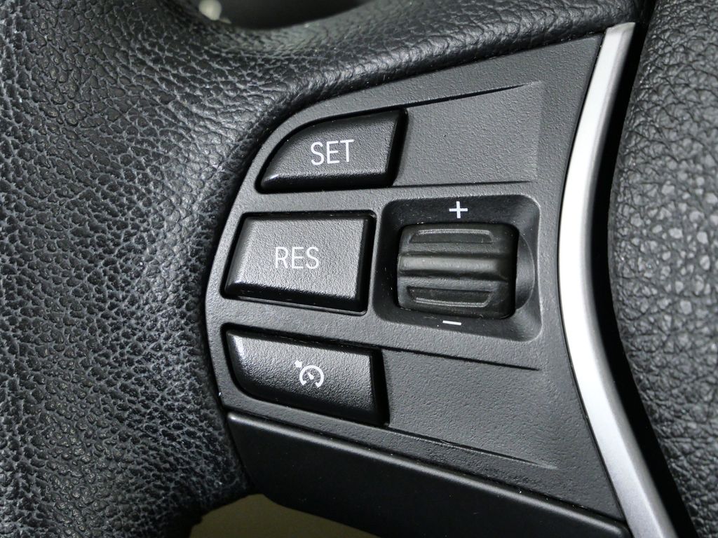 Thumbnail: 2015 BMW 3 Series - 38