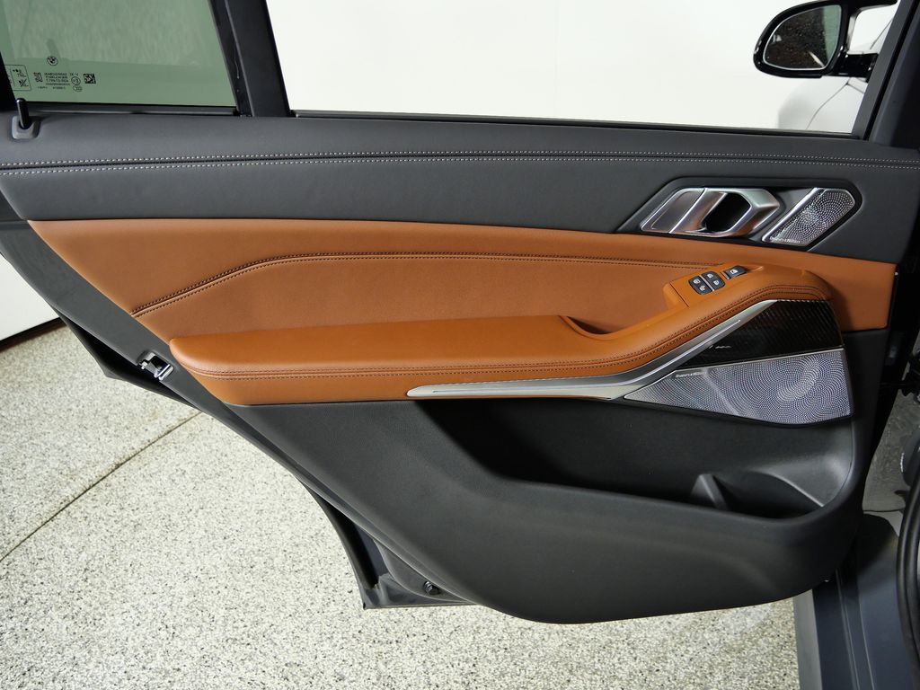 Thumbnail: 2026 BMW X7 - 31