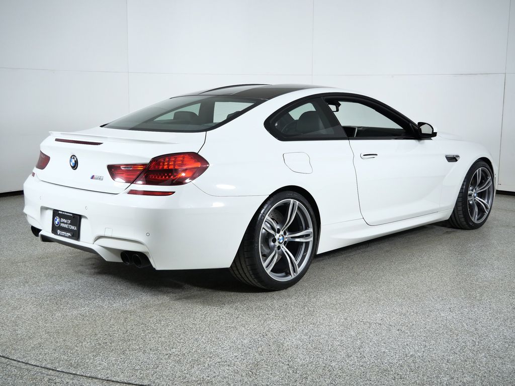 Thumbnail: 2015 BMW M6 - 10