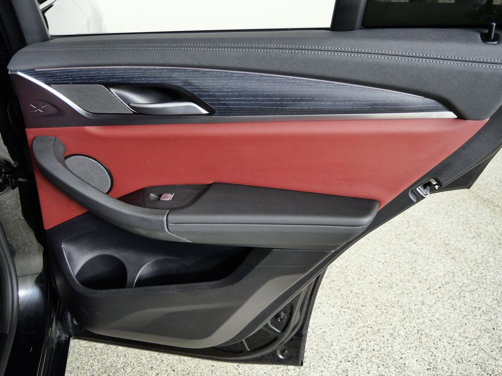 Thumbnail: 2025 BMW X4 - 29