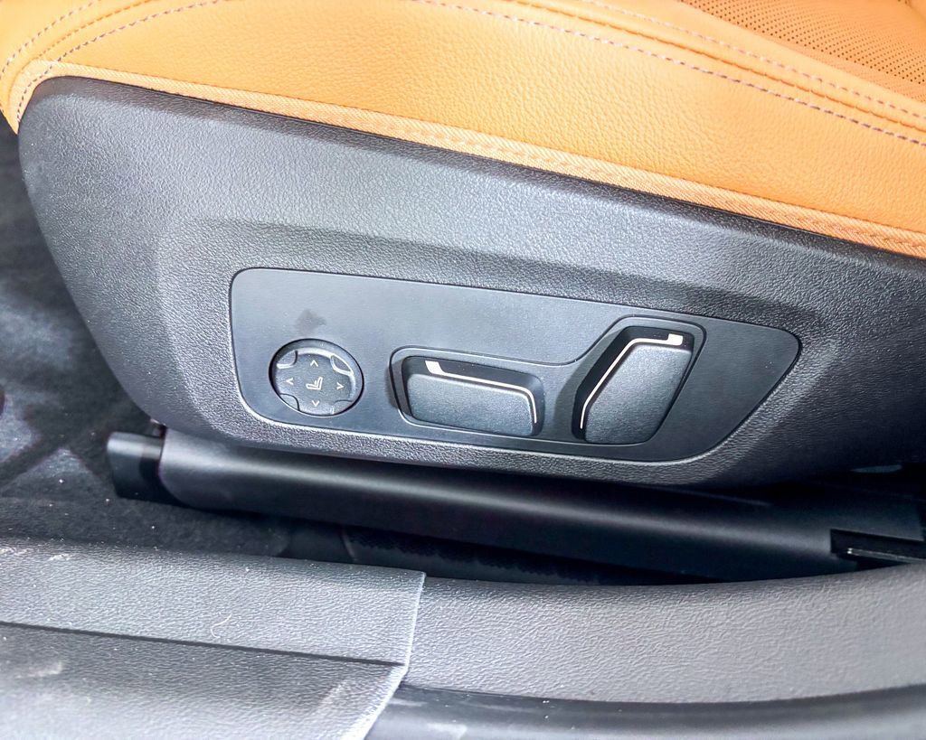 Thumbnail: 2025 BMW 3 Series - 34