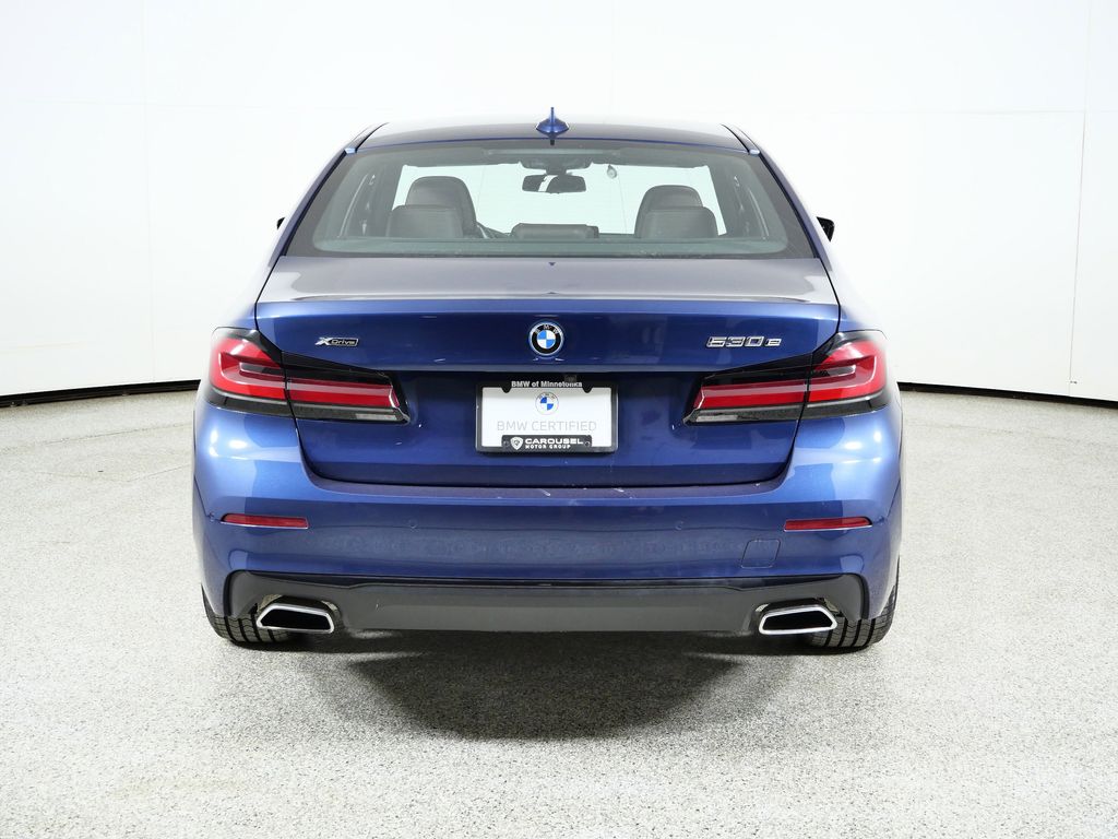 Thumbnail: 2023 BMW 5 Series - 12