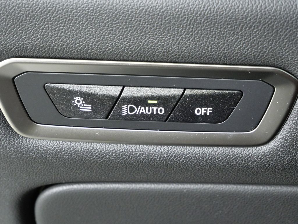 Thumbnail: 2026 BMW X7 - 40