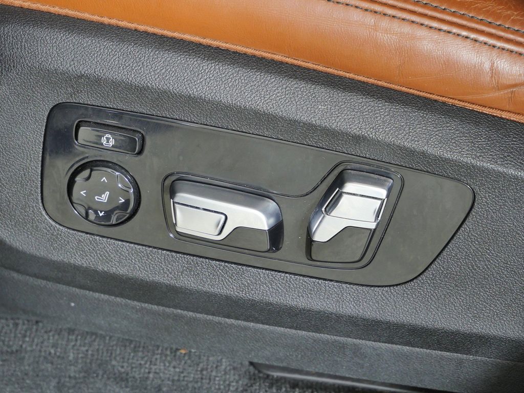 Thumbnail: 2021 BMW X7 - 41