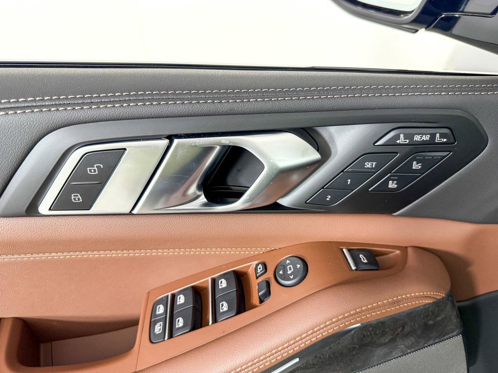 Thumbnail: 2026 BMW X7 - 40