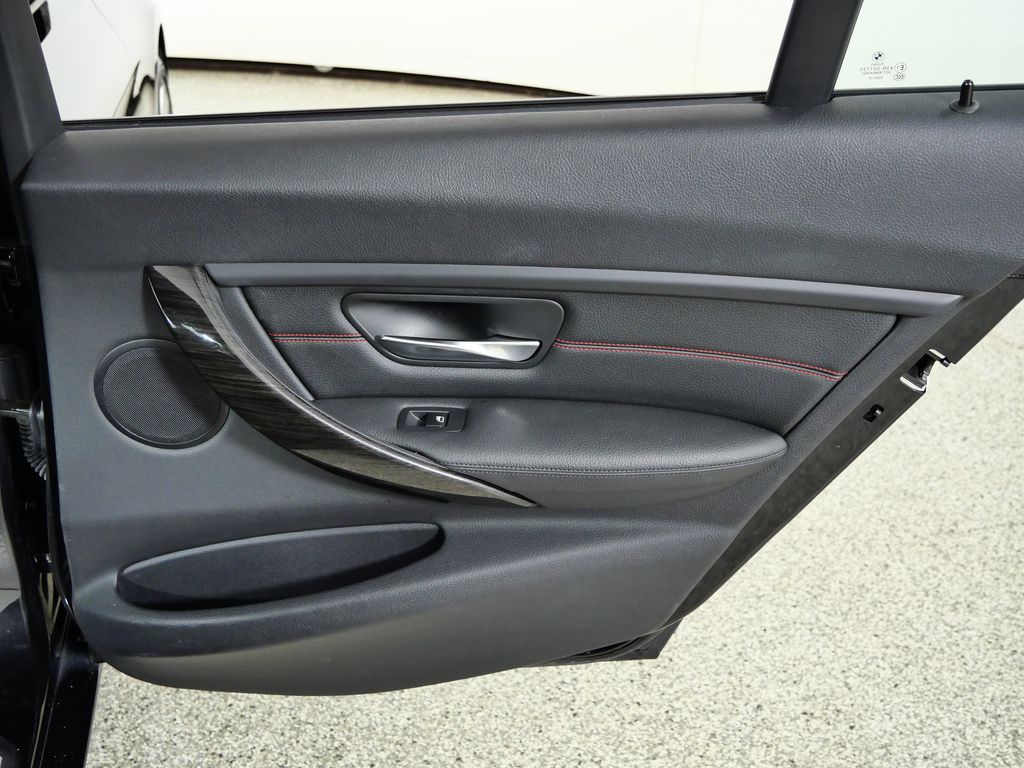 Thumbnail: 2013 BMW 3 Series - 25