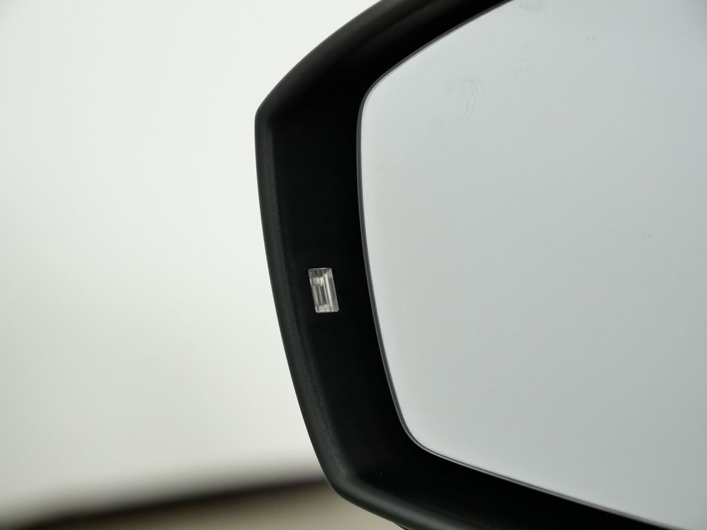 Thumbnail: 2021 Volkswagen Tiguan - 38