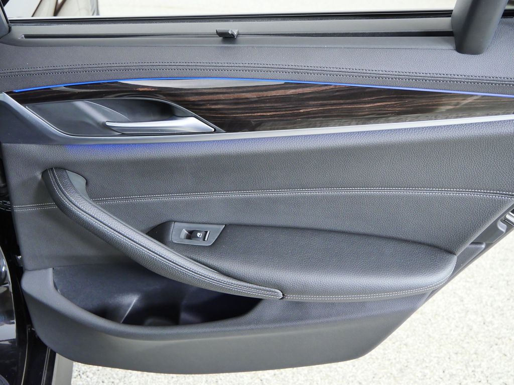 Thumbnail: 2017 BMW 5 Series - 24