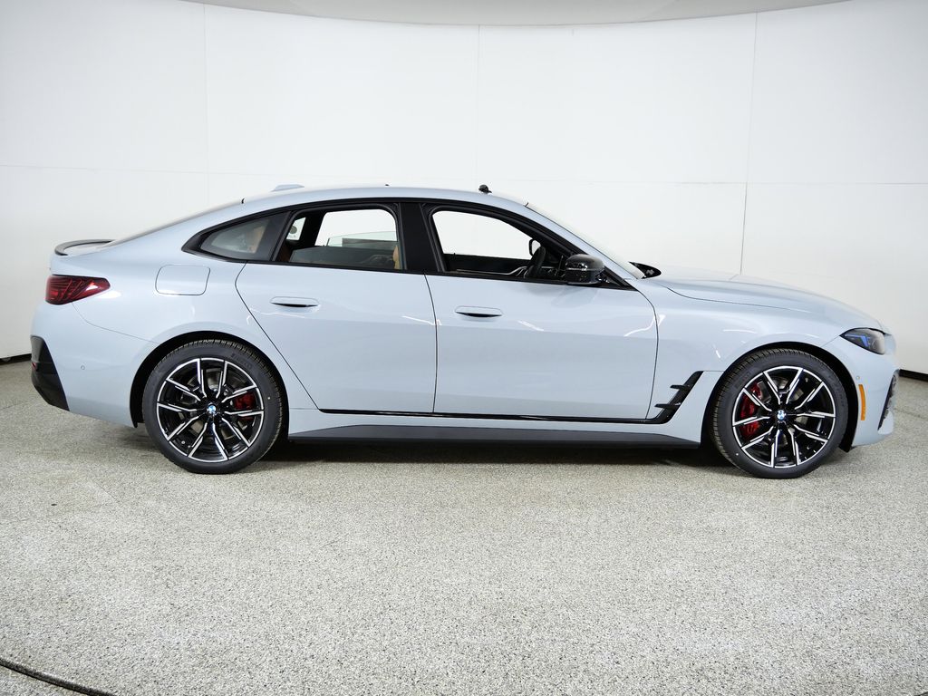 Thumbnail: 2026 BMW i4 - 8