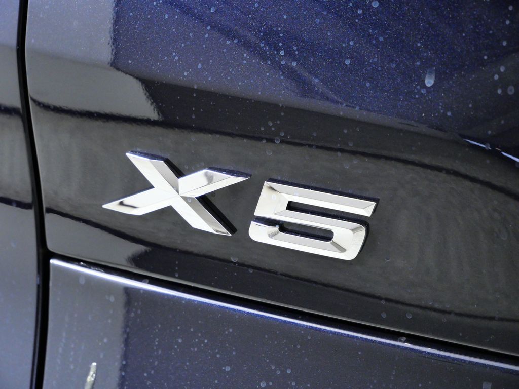 Thumbnail: 2026 BMW X5 - 13
