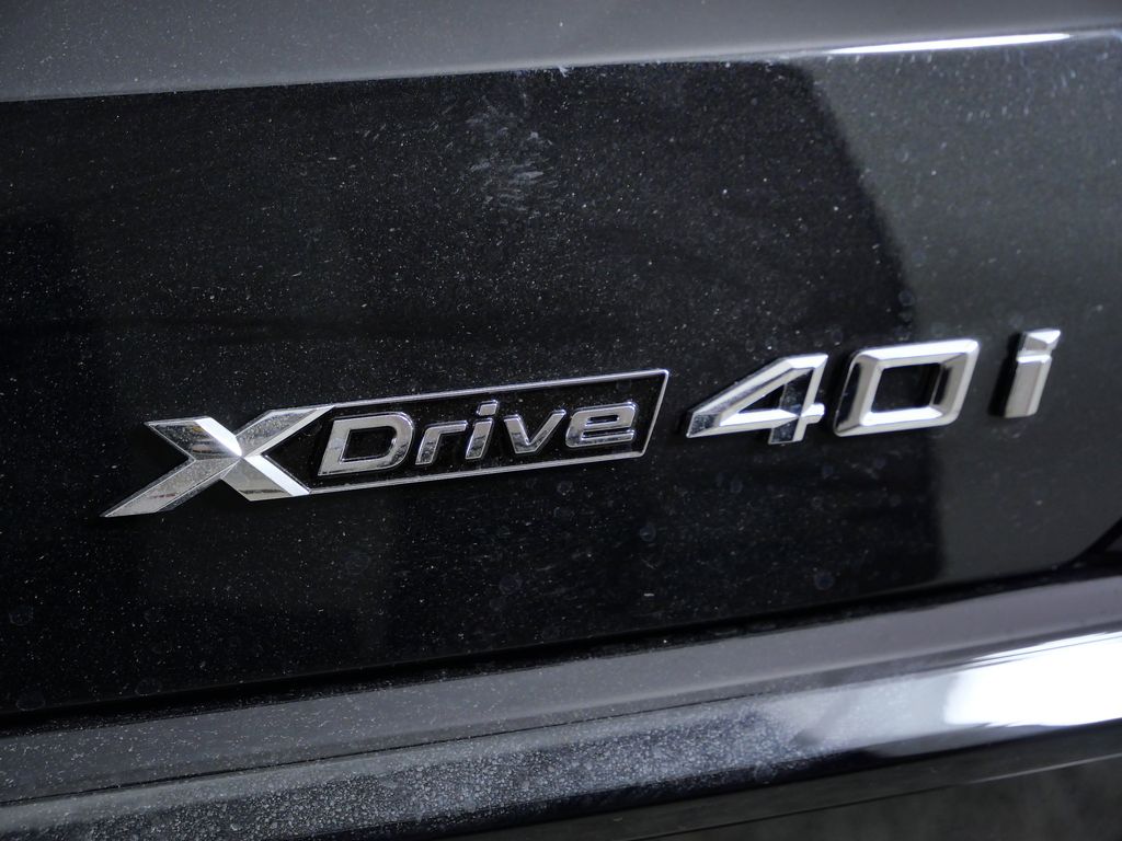 Thumbnail: 2026 BMW X7 - 12