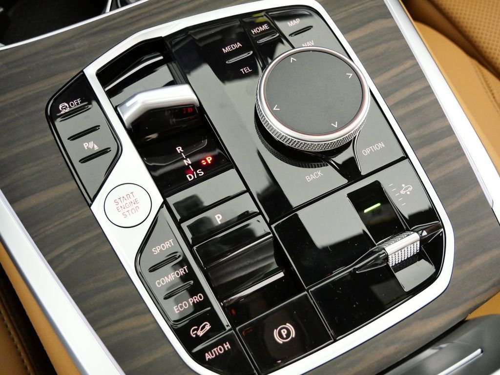 Thumbnail: 2026 BMW X7 - 50