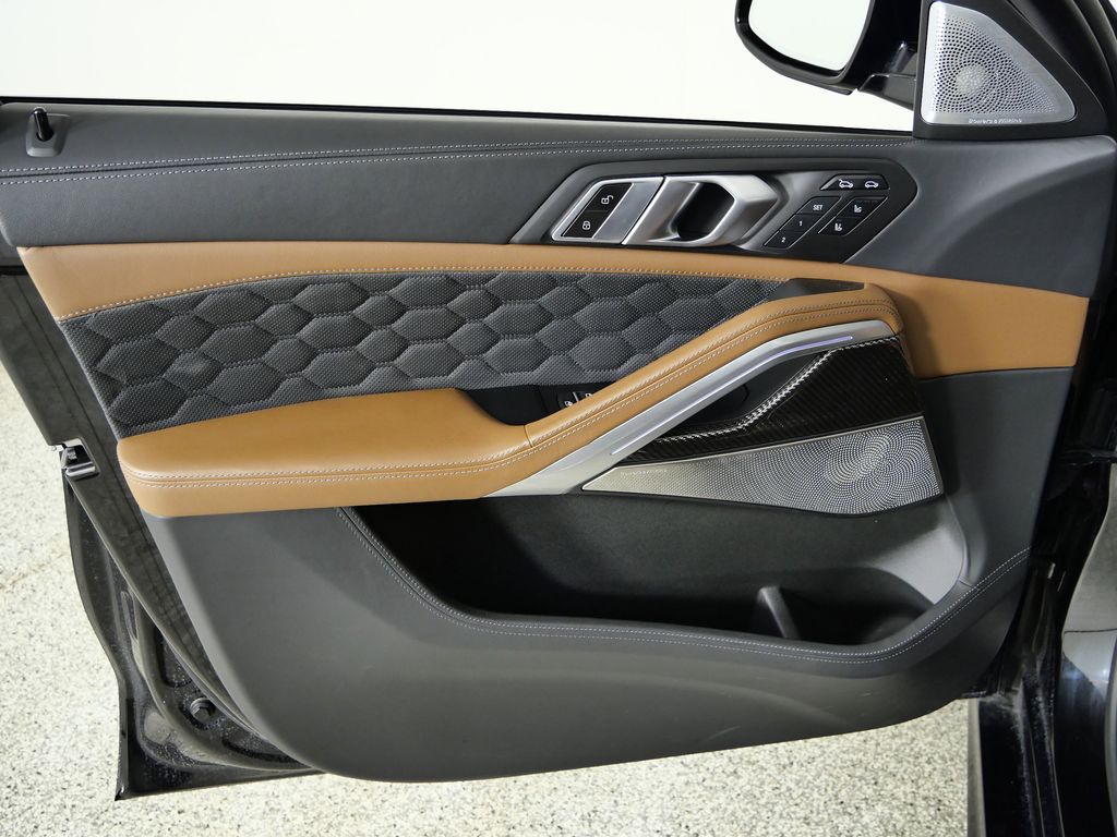 Thumbnail: 2023 BMW X6 - 32