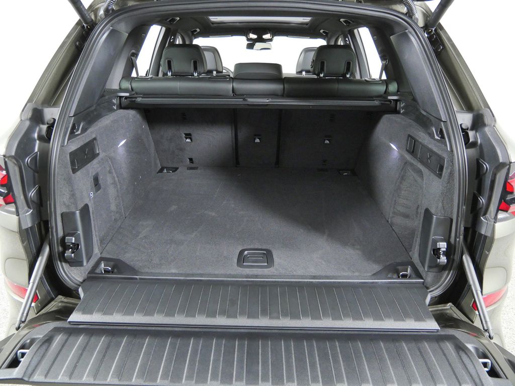 Thumbnail: 2026 BMW X5 - 28