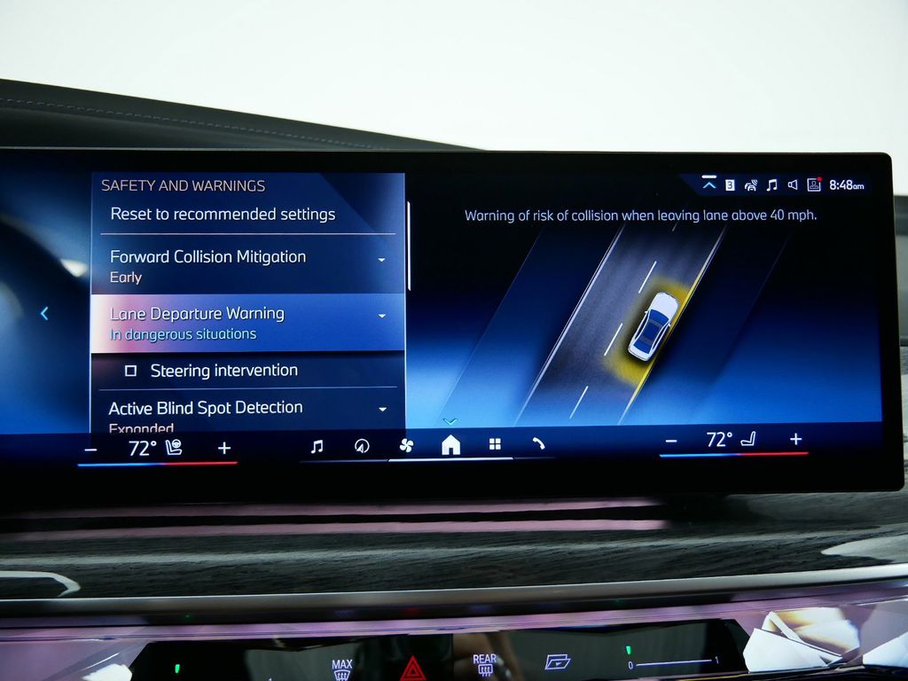 Thumbnail: 2024 BMW i7 - 42