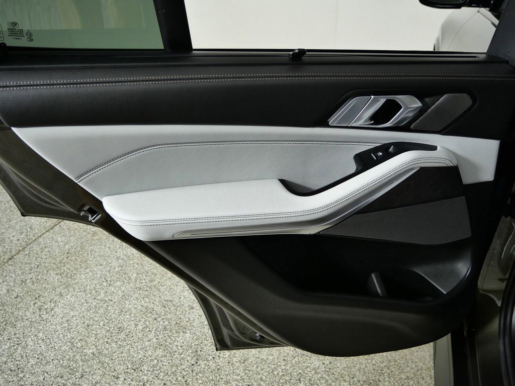 Thumbnail: 2026 BMW X5 - 31
